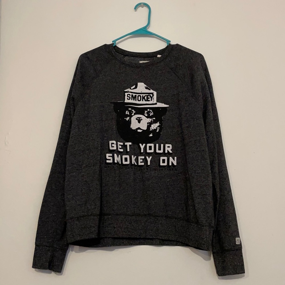 AMERICAN EAGLE TAILGATE SMOKEY THE BEAR SWEATSHIRT